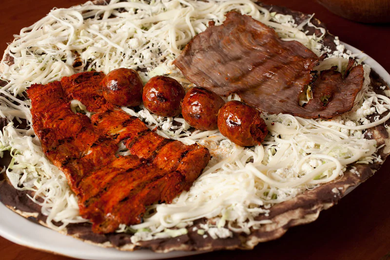 Tlayuda con Cecina Enchilada